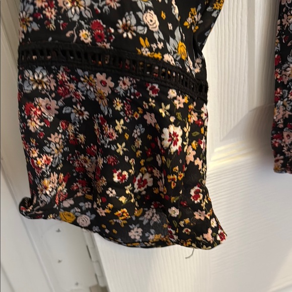 Lily White Black and Tan Floral Wrap Blouse - Picture 8 of 10